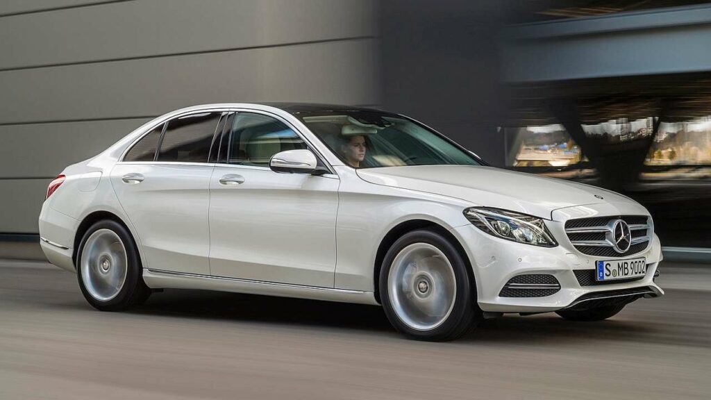 Mercedes-Benz-C-Class-roof-panel