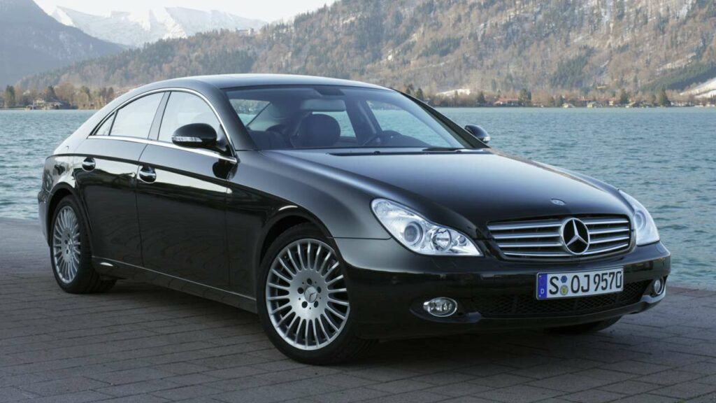 Mercedes-Benz-CLS-sunroof-glass