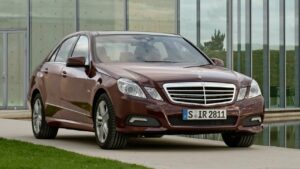 Mercedes-Benz-E-Class-2010-steering