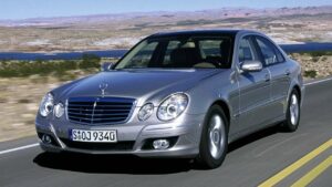 Mercedes-Benz-E-Class-sunroof-glass