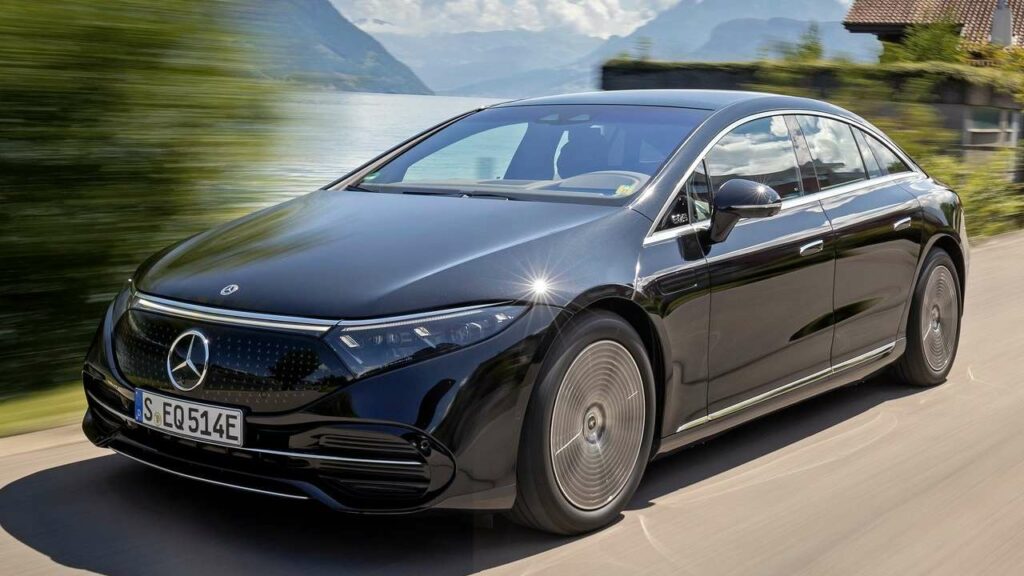 Mercedes-Benz-EQS-2021-panoramic-sunroof