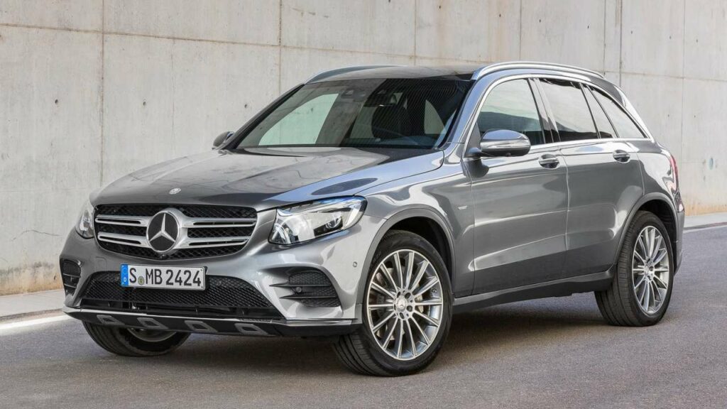 Mercedes-Benz-GLC-2017-steering