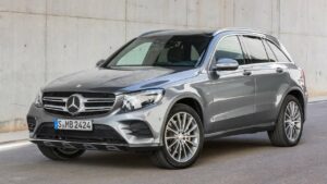 Mercedes-Benz-GLC-2017-steering