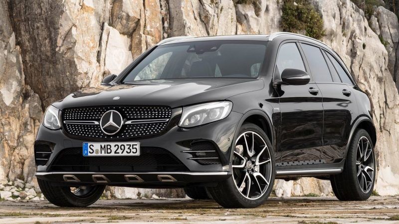 Mercedes-Benz-GLC-2018-recall-towbar
