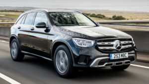 Mercedes-Benz-GLC-2021-charging-cable