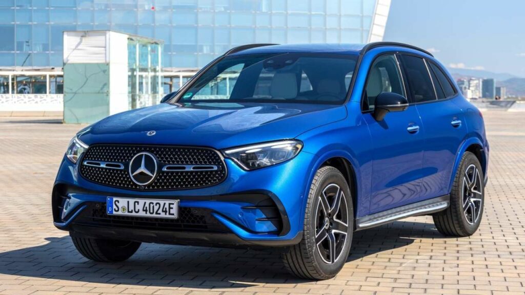 Mercedes-Benz-GLC-2023-windows-fall-out