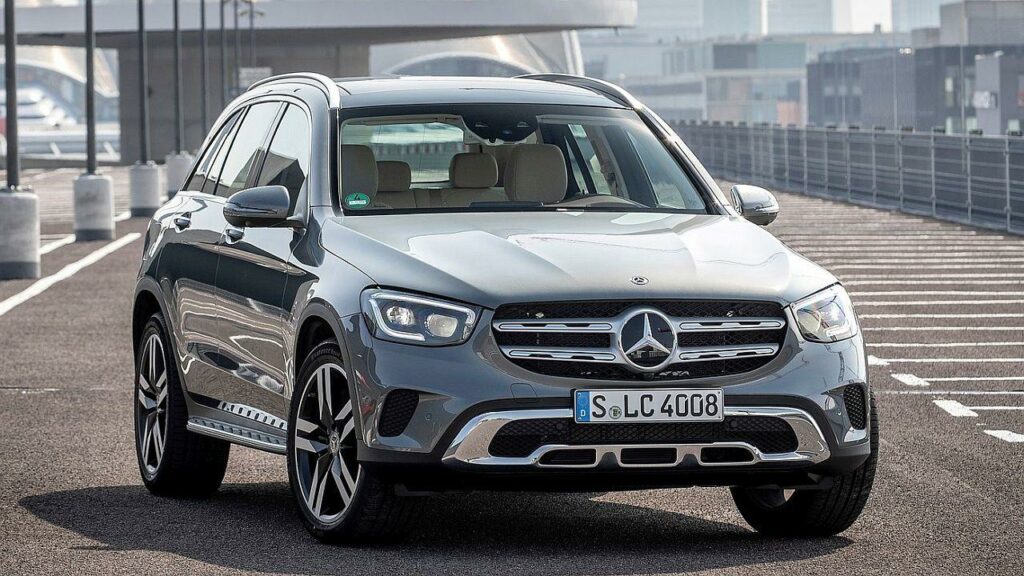 Mercedes-Benz-GLC-rear-seat-back-lock