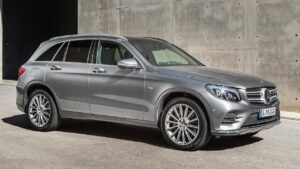 Mercedes-Benz-GLC-roof-panel