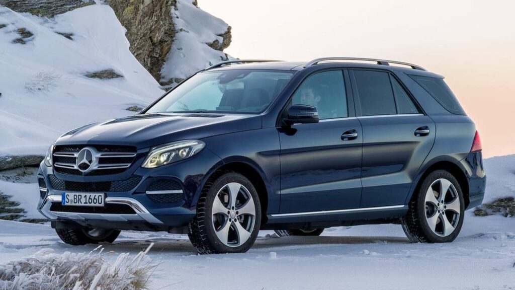 Mercedes-Benz-GLE-2017-coolant-pump-fire