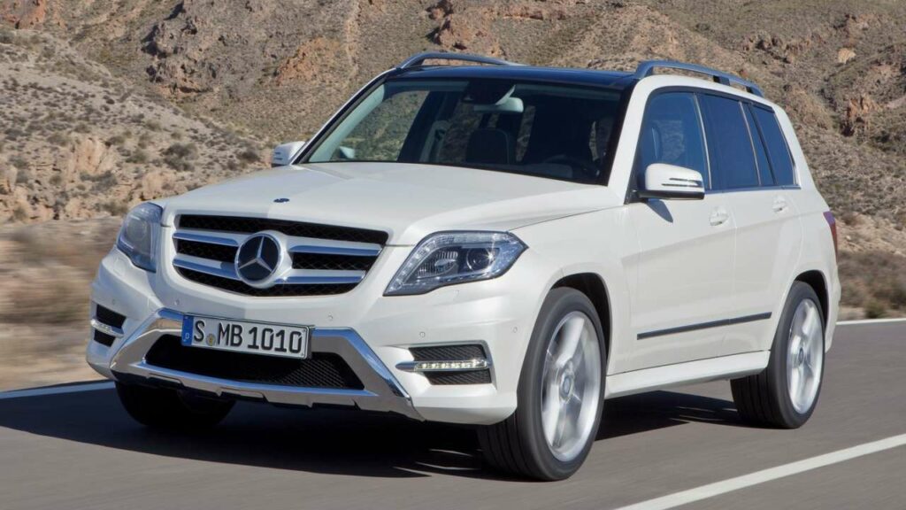 Mercedes-Benz-GLK-Class-2013-steering