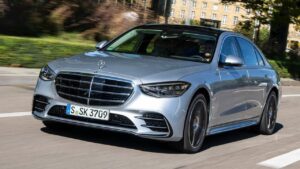 Mercedes-Benz-S-Class-2021-charging-cable