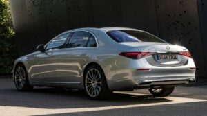 Mercedes-Benz-S-class-2020-rear-headrest