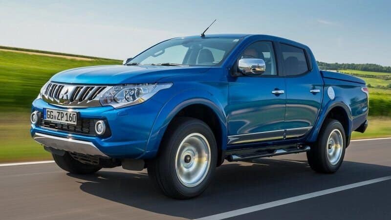 Mitsubishi-L200-2016-recall-side-steps-1