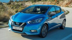 Nissan-Micra-2017-driver-seat-belt