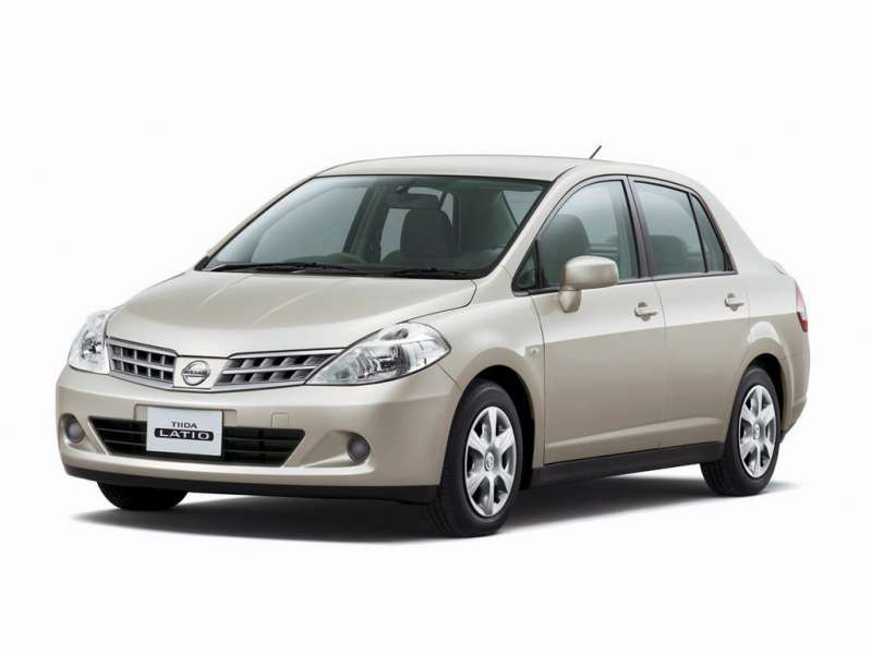 Nissan_Tiida-c11