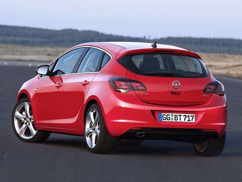 Opel-Astra-2012-recall