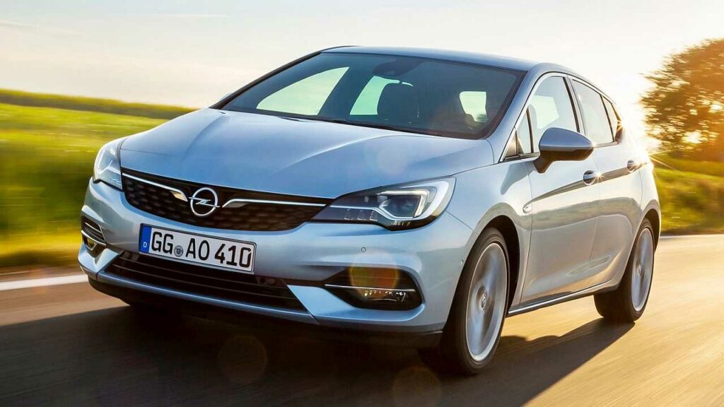 Opel-Astra-2020-wheel-screws