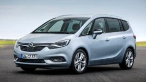 Opel-Zafira-2017-driver-airbag