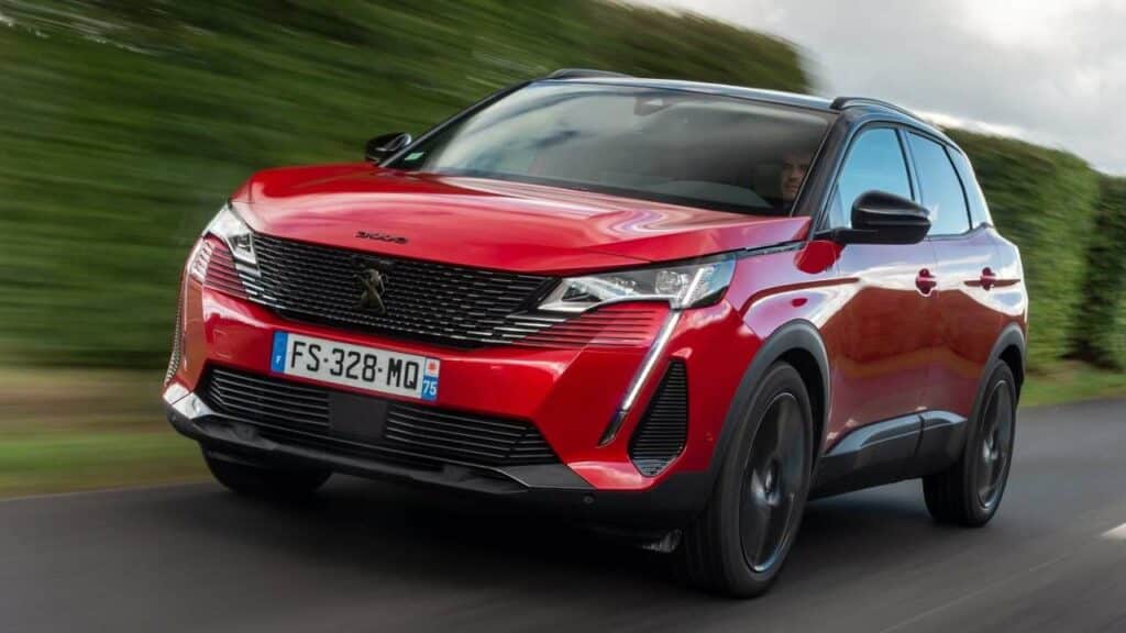 Peugeot-3008-2023-charging-cable