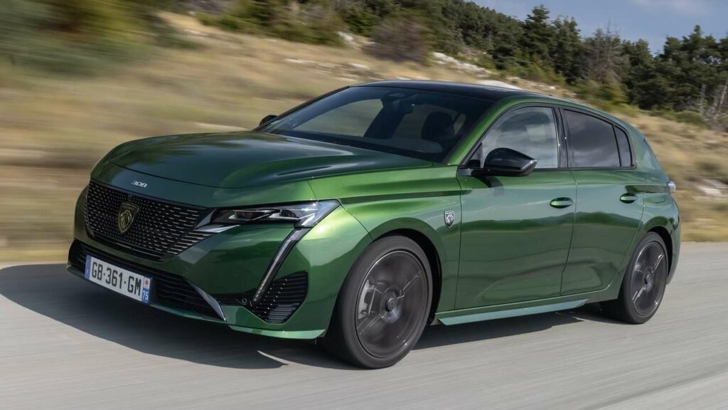 Peugeot-308-2023-charging-cable-fire