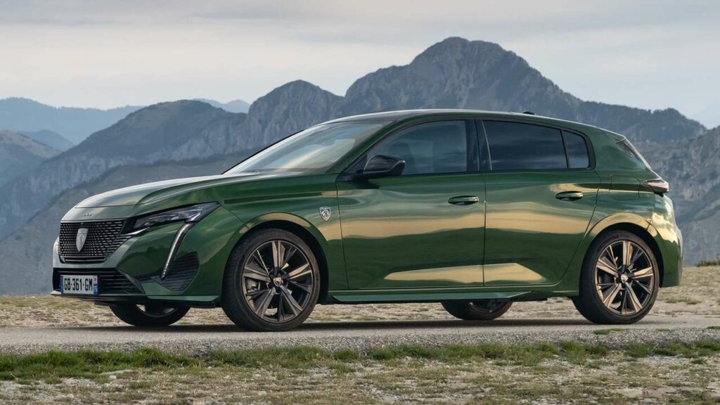 Peugeot-308-2023-move-opposite-direction