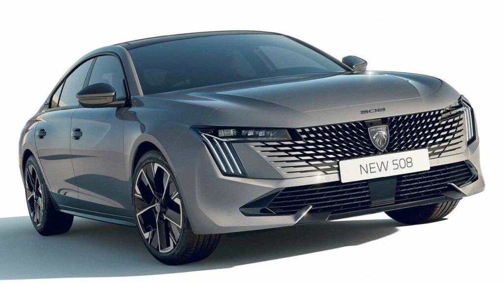 Peugeot-508-2023-accident-fire