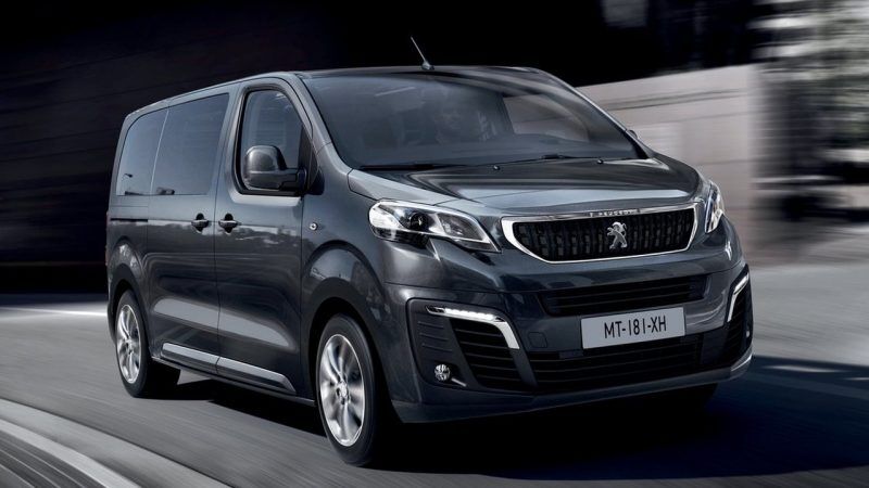 Peugeot-Traveller-seatbelt-buckle