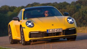 Porsche-911-Carrera-2021-screw-suspension