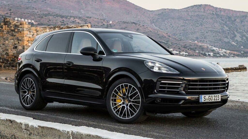 Porsche-Cayenne-2019-fuel-line-fire