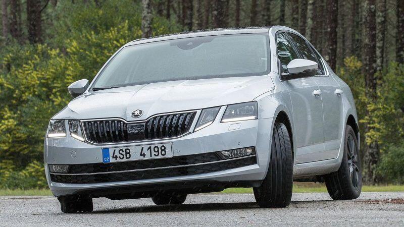 Skoda-Octavia-2018-recall-headrest