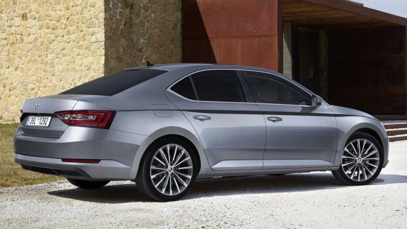 Skoda-Superb-2018-driver-airbag-recall
