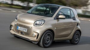 Smart-EQ-fortwo-2020-windscreen