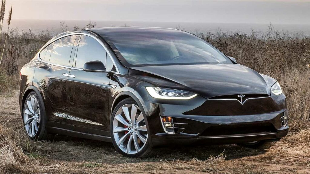 Tesla-Model-X-defective-bonding-trim-strip