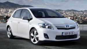 Toyota-Auris-HV-2011-recall