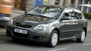 Toyota-Corolla-2004-recall-airbag-scaled-1