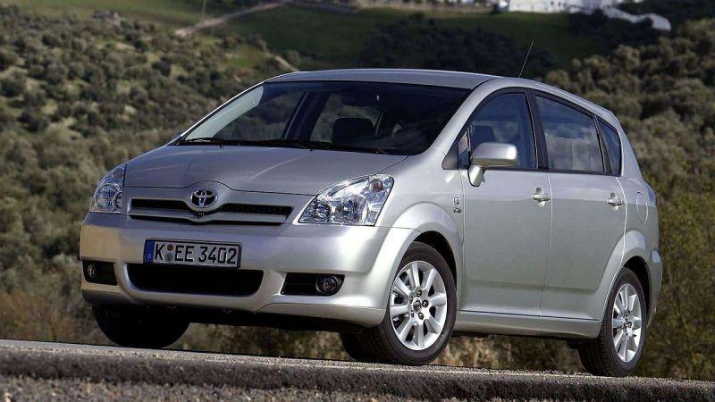 Toyota-Corolla-Verso-2004-recall-airbag