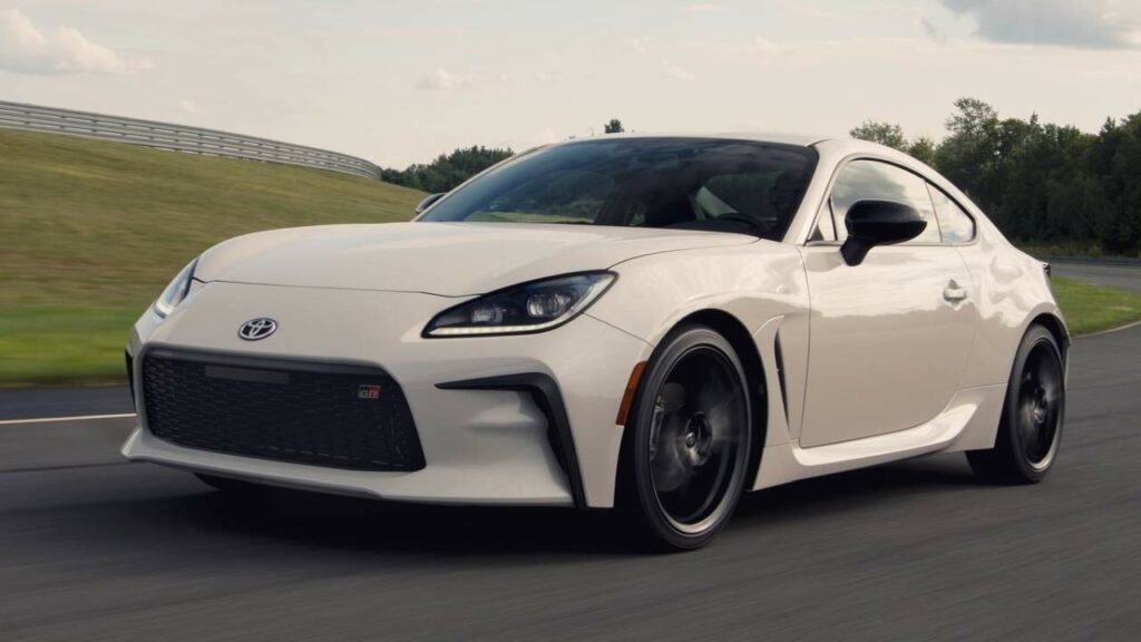 Toyota-GR86-2022-emergency-call