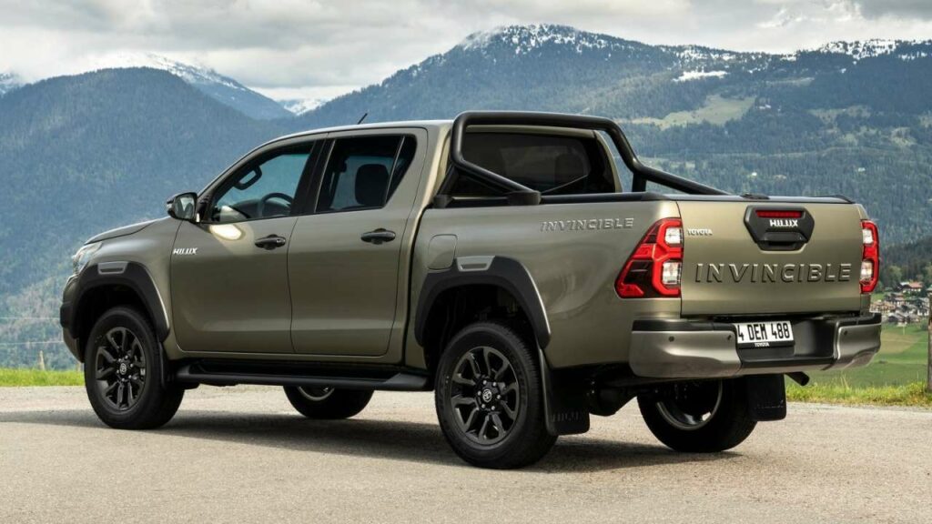 Toyota-Hilux-2021-e-call