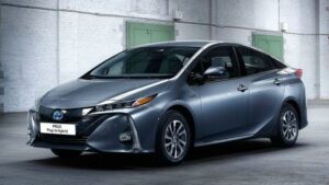 Toyota-Prius_Plug-in_Hybrid-2017-recall-fire