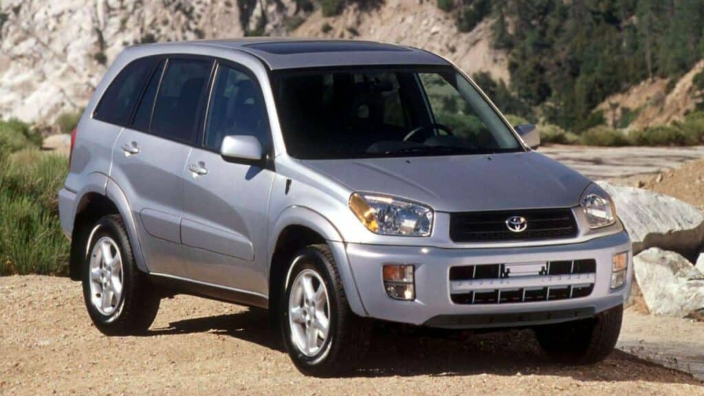 Toyota-RAV4-2005-seat-belt-retractors