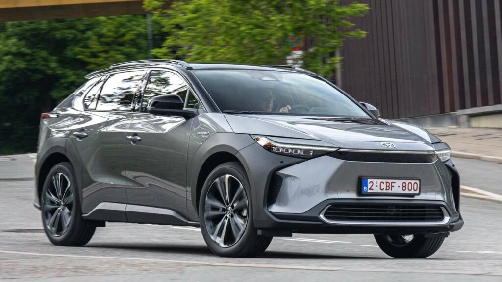 Toyota-bZ4X-2022-wheel-hub-bolts