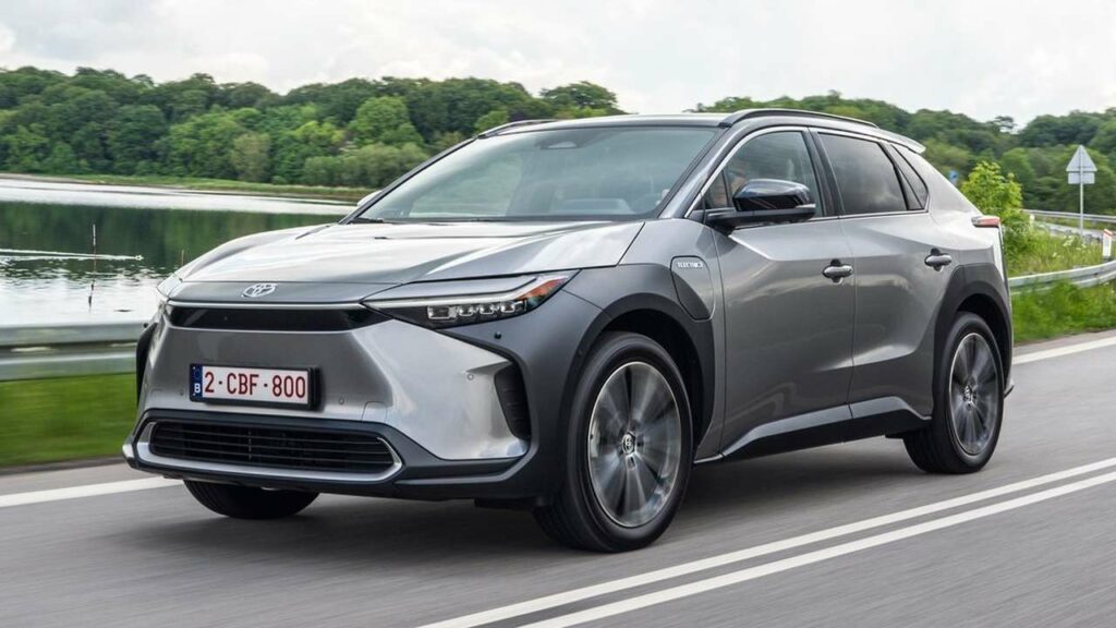 Toyota-bZ4X-2023-e-call