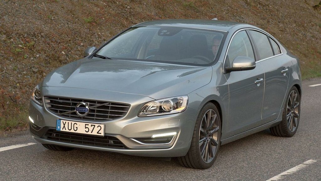 Volvo-S60-air-overheating-fire