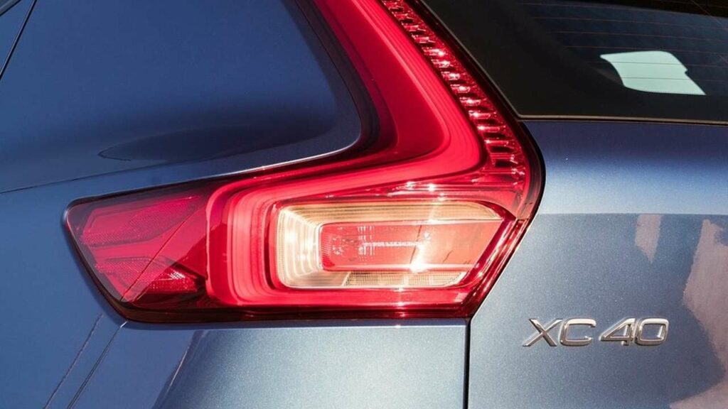 Volvo-XC40-rear-blinker