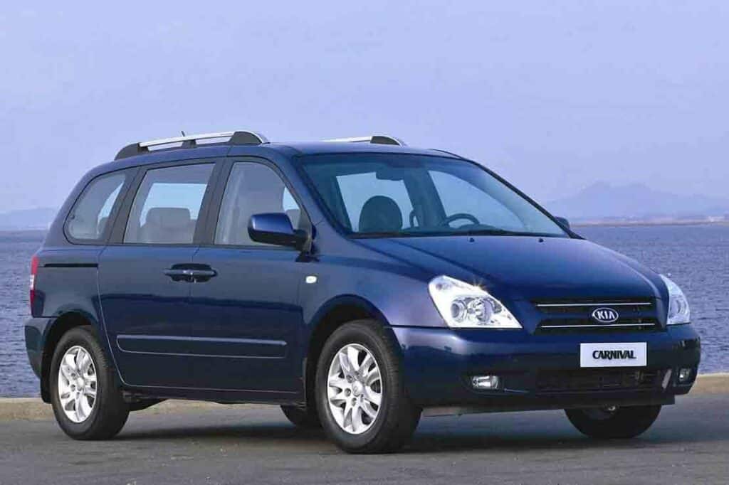 kia-carnival-ii-2010