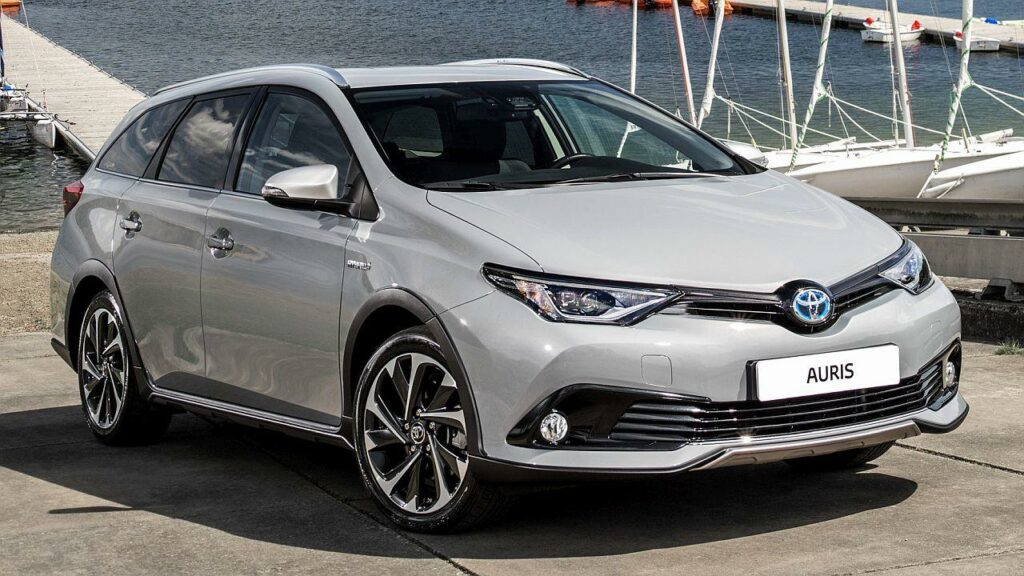 toyota-auris-hybrid-safemode