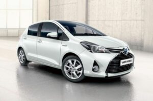 toyota-yaris-hibrid-2015