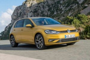volkswagen-golf-2017-svolavaci-akce