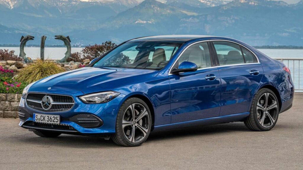 Mercedes-Benz-C-Class-2023-fuel-tank-fire