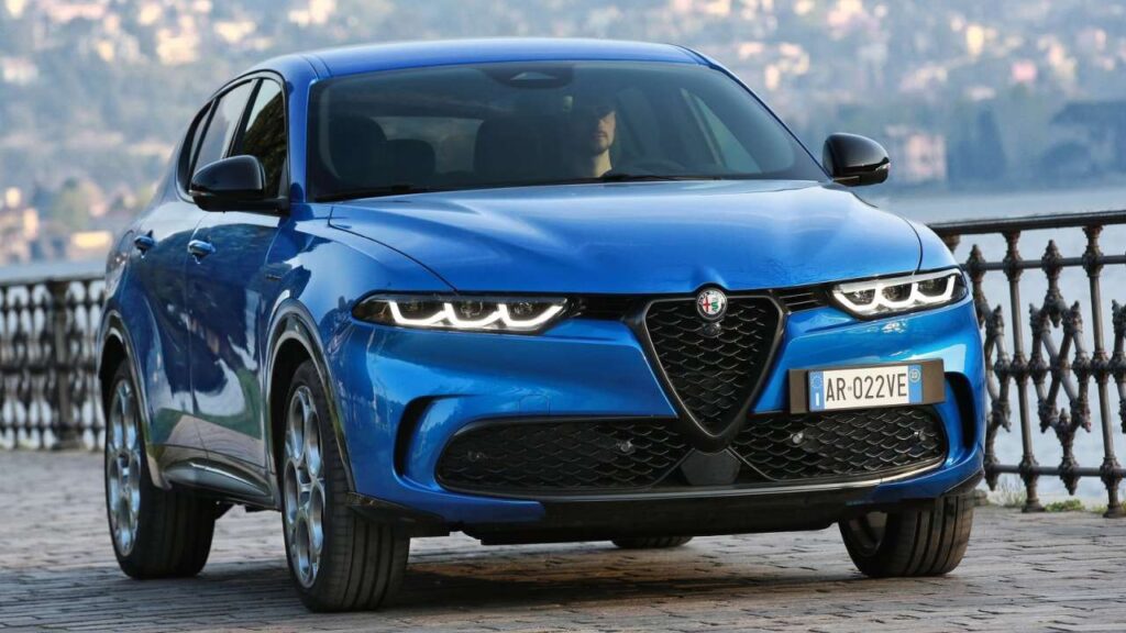 Alfa-Romeo-Tonale-2023-sunroof-kba